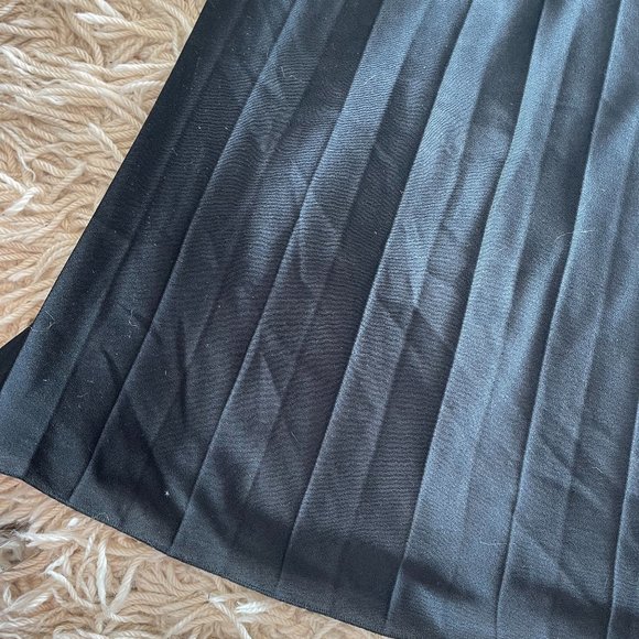 ASOS DESIGN Black Pleated Maxi Skirt - Picture 7 of 13